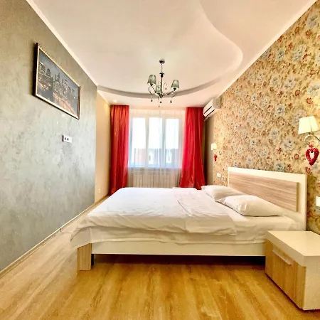 Apartpoltava: Spacious Two-Room Apartment with Secure Parking in City Center Exterior photo