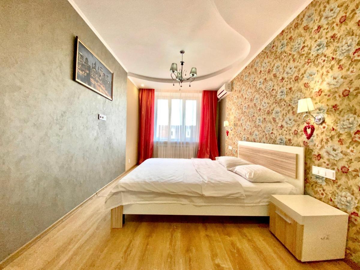 Apartment Apartpoltava: Spacious Two-room With Secure Parking In Center Poltava