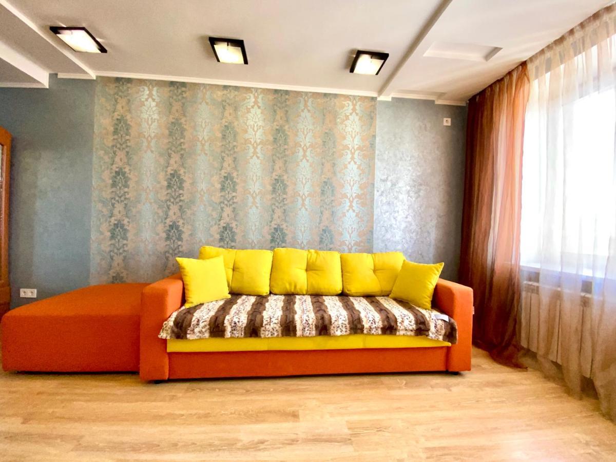 Apartment Apartpoltava: Spacious Two-room With Secure Parking In Center *